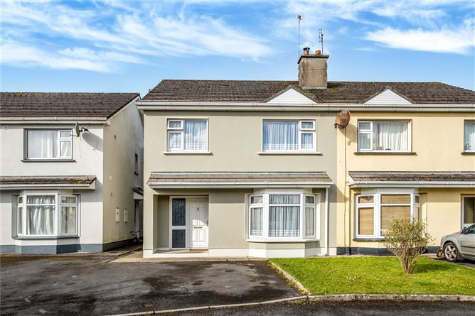 3 Woodville,Loughrea,Co. Galway,H62 AX71 