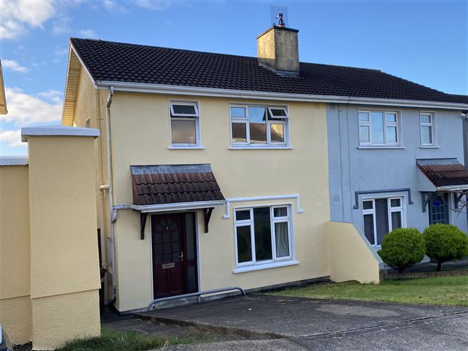 8 Hillview Close, New Ross, Wexford