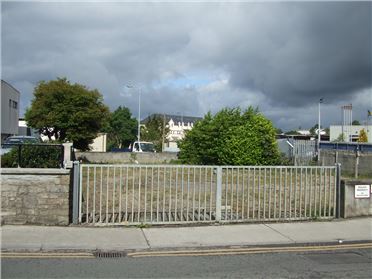 Main image of Leitrim Road, Carrick-on-Shannon, Leitrim