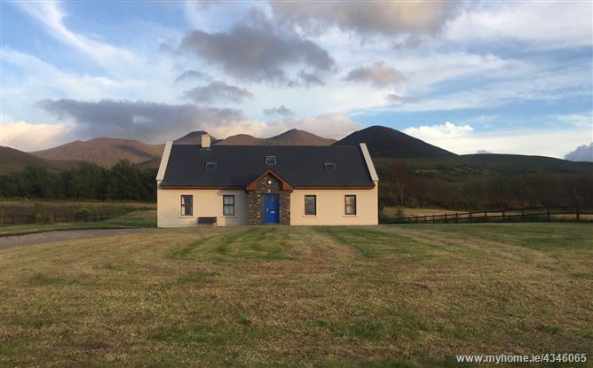 Mountain View House,Macgillycuddy reeks, Co Kerry