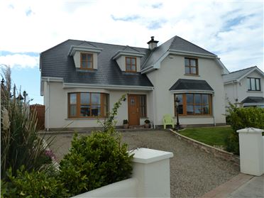 Main image of No. 15 Laoi Na Mara, Coxtown, Dunmore East, Waterford