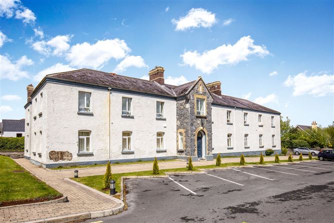 8 College Court,Portumna,Co. Galway,H53 WD60 