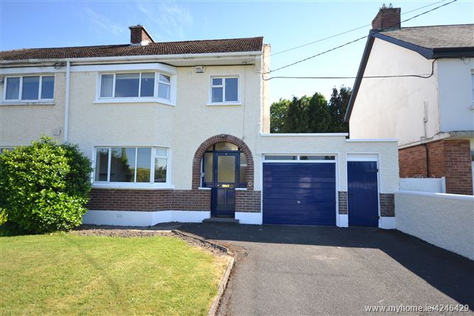 4 Hollyville, Old Lucan Road