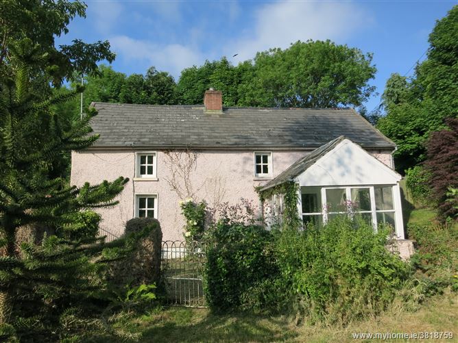 The Pink House, Cullaun