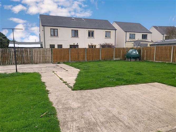 10 The Grange, Kilmore Village, Wexford