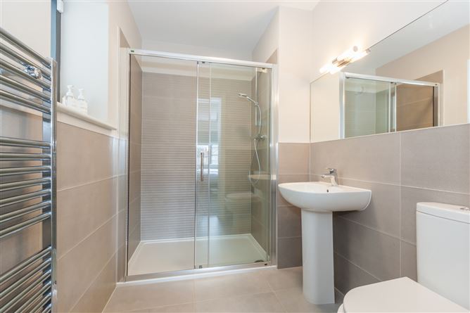 11 Castle Vernon, Clontarf, Dublin 3