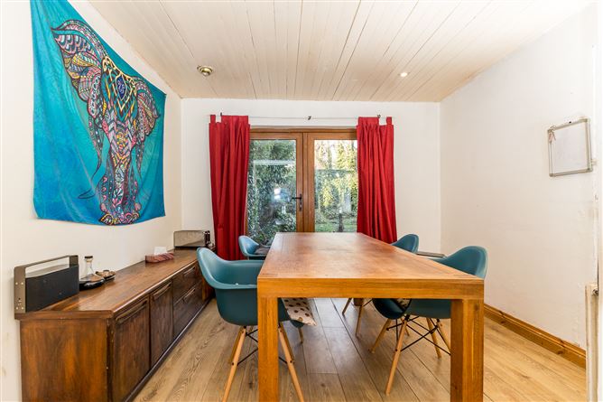 82 Howth Road, Clontarf,   Dublin 3