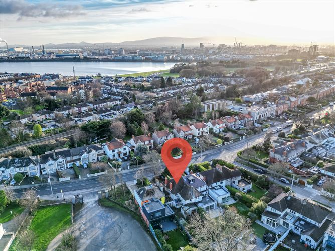 82 Howth Road, Clontarf,   Dublin 3