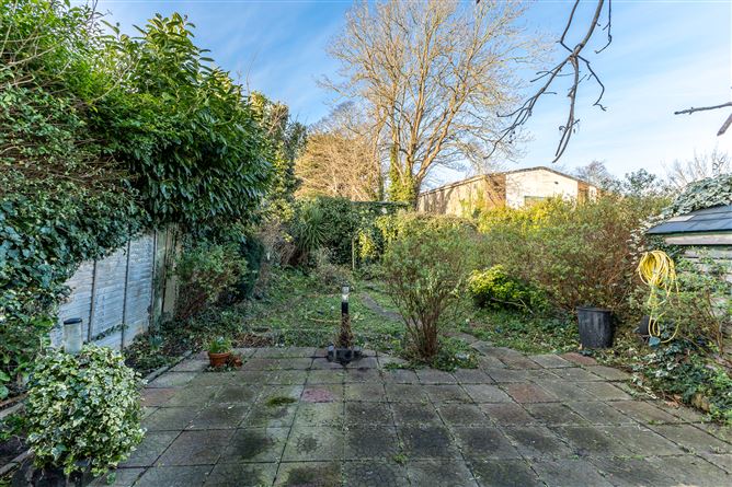 82 Howth Road, Clontarf,   Dublin 3