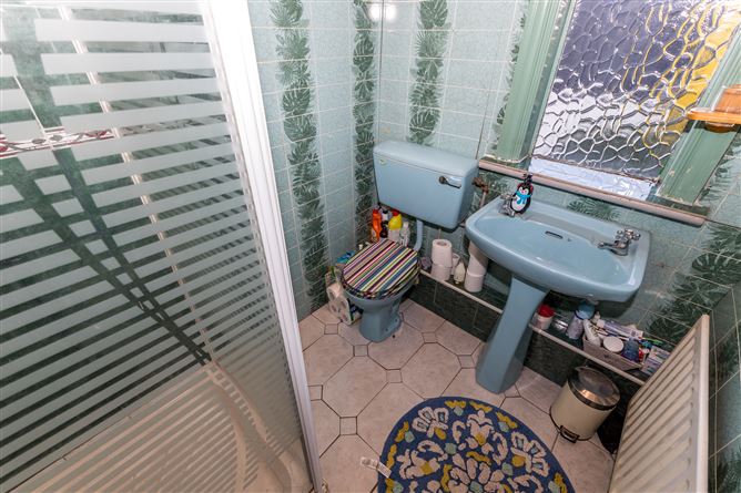 82 Howth Road, Clontarf,   Dublin 3