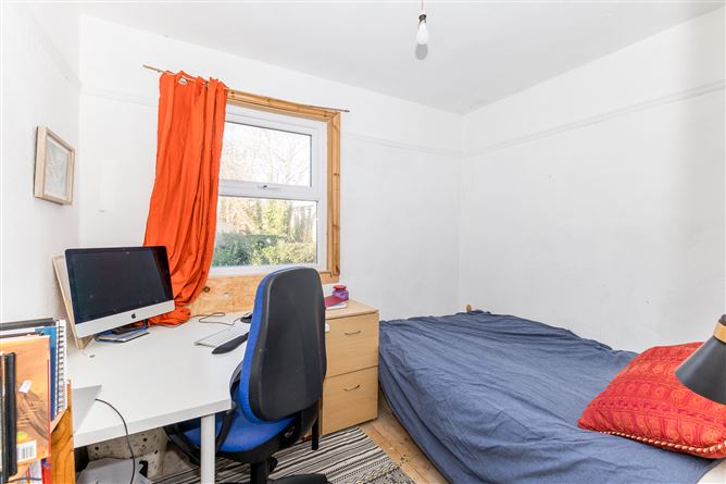 82 Howth Road, Clontarf,   Dublin 3