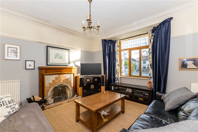 82 Howth Road, Clontarf,   Dublin 3