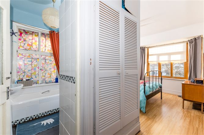 82 Howth Road, Clontarf,   Dublin 3