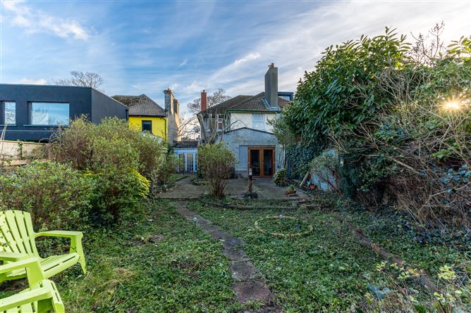 82 Howth Road, Clontarf,   Dublin 3