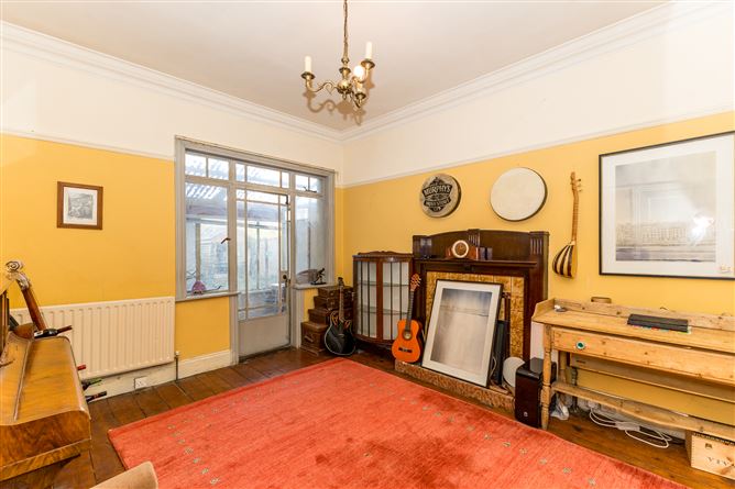 82 Howth Road, Clontarf,   Dublin 3