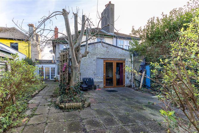82 Howth Road, Clontarf,   Dublin 3