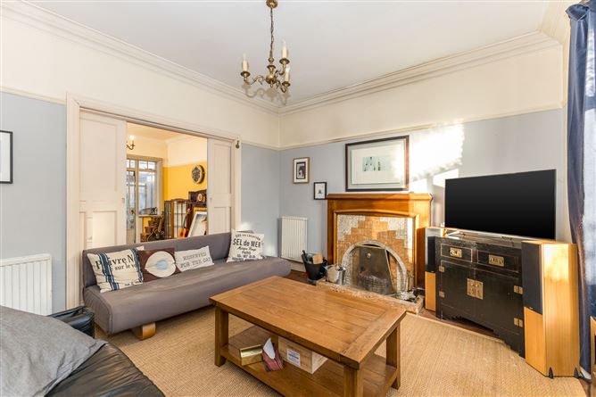 82 Howth Road, Clontarf,   Dublin 3