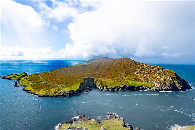 Ballynacallagh, Dursey Island, Beara, Co. Cork