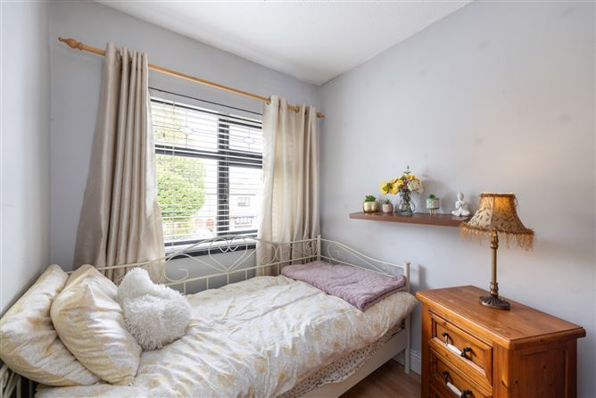 13 Oak Green, Royal Oak, Santry, Dublin 9