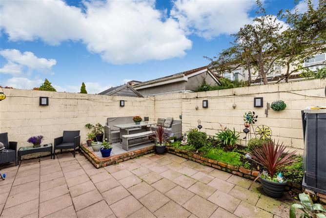 13 Oak Green, Royal Oak, Santry, Dublin 9