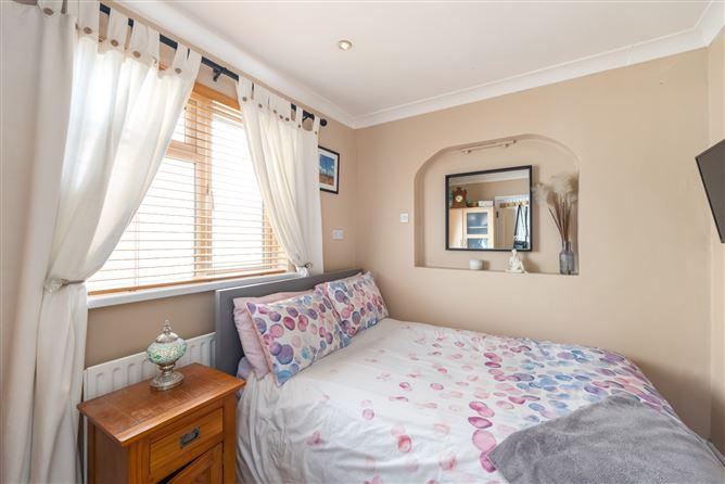 13 Oak Green, Royal Oak, Santry, Dublin 9