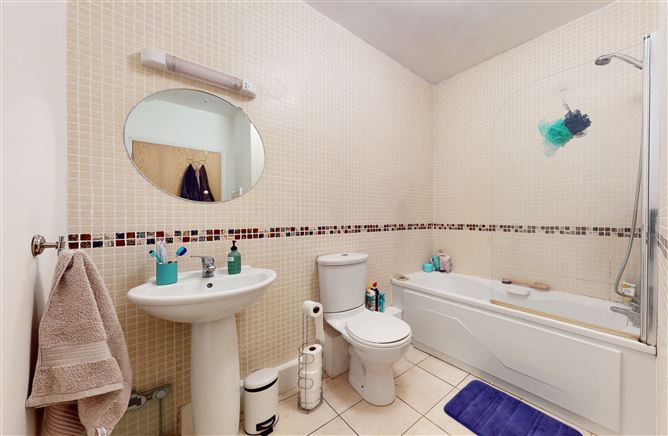 7 King's Hall, Waterside, Malahide, Dublin
