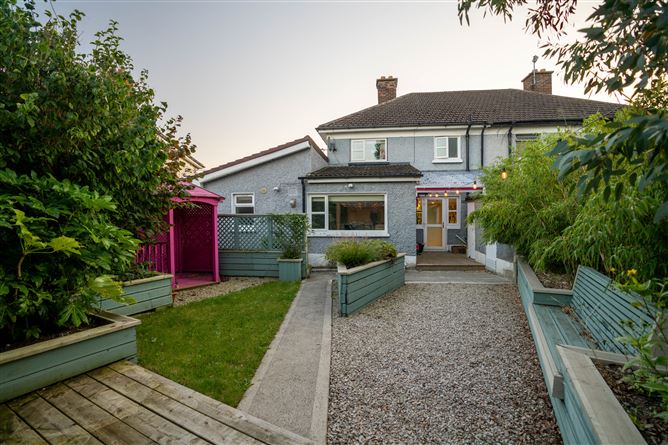552 Collins Avenue West, Whitehall, Dublin 9