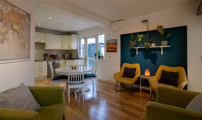 552 Collins Avenue West, Whitehall, Dublin 9
