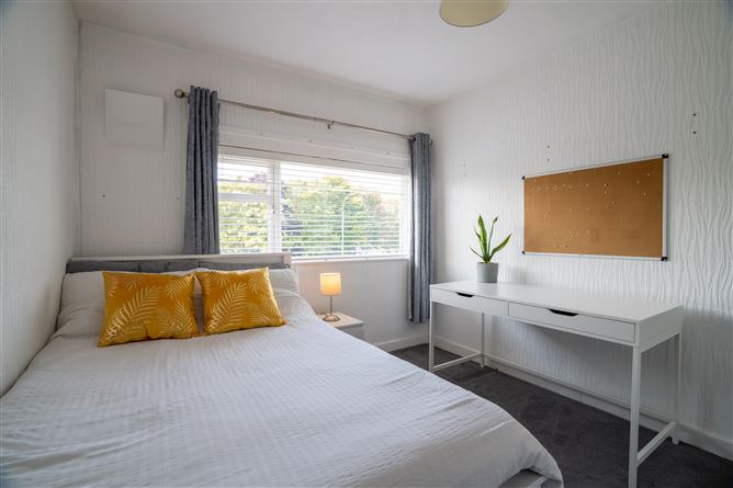 552 Collins Avenue West, Whitehall, Dublin 9