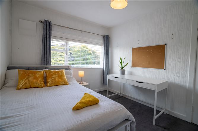552 Collins Avenue West, Whitehall, Dublin 9