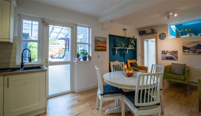 552 Collins Avenue West, Whitehall, Dublin 9