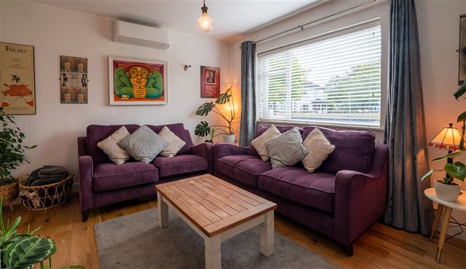 552 Collins Avenue West, Whitehall, Dublin 9