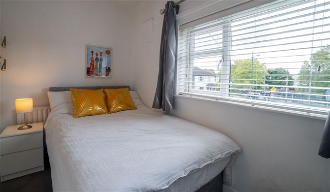 552 Collins Avenue West, Whitehall, Dublin 9