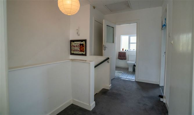 552 Collins Avenue West, Whitehall, Dublin 9