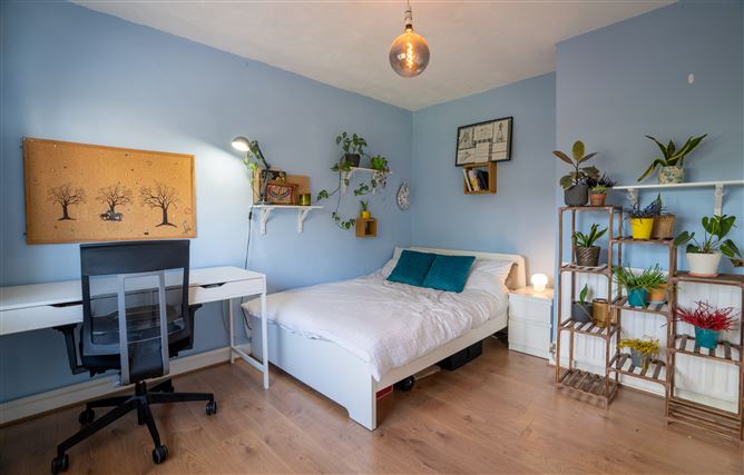 552 Collins Avenue West, Whitehall, Dublin 9
