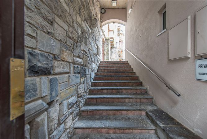 6 Kirwans Court, Kirwans Lane, Galway City, Co. Galway