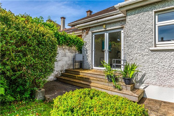35 Hyde Park Avenue, Blackrock, Co. Dublin