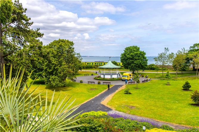 35 Hyde Park Avenue, Blackrock, Co. Dublin