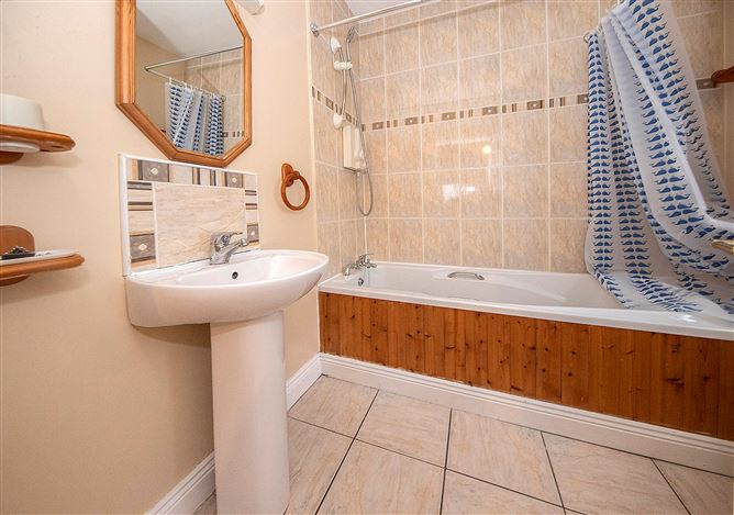 43 An Grianan, Ballinroad, Dungarvan, Co. Waterford