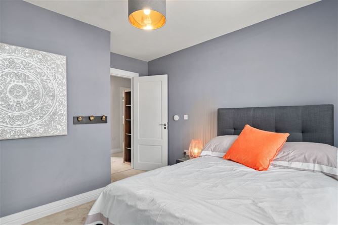 https://photos-a.propertyimages.ie/media/0/0/1/4924100/4046faf8-6d2b-4dcf-9486-cd1f2b8566e6_l.jpg