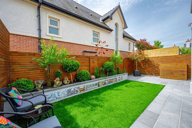 https://photos-a.propertyimages.ie/media/0/0/1/4924100/4046faf8-6d2b-4dcf-9486-cd1f2b8566e6_l.jpg