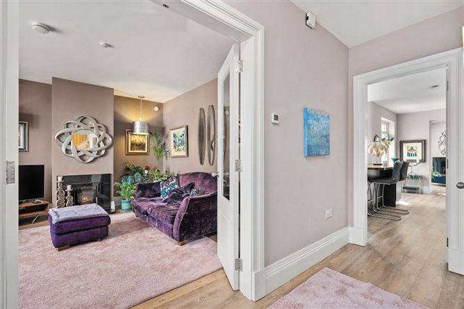 https://photos-a.propertyimages.ie/media/0/0/1/4924100/4046faf8-6d2b-4dcf-9486-cd1f2b8566e6_l.jpg