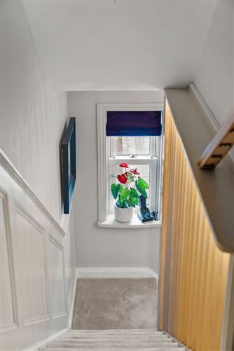 https://photos-a.propertyimages.ie/media/0/0/1/4924100/4046faf8-6d2b-4dcf-9486-cd1f2b8566e6_l.jpg