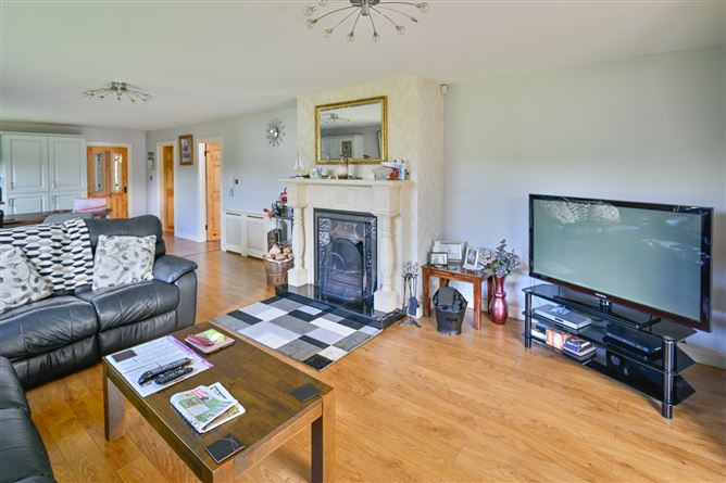 Photo 11 of 42 — 308 Colehill, Newtowncunningham, Lifford, Co. Donegal