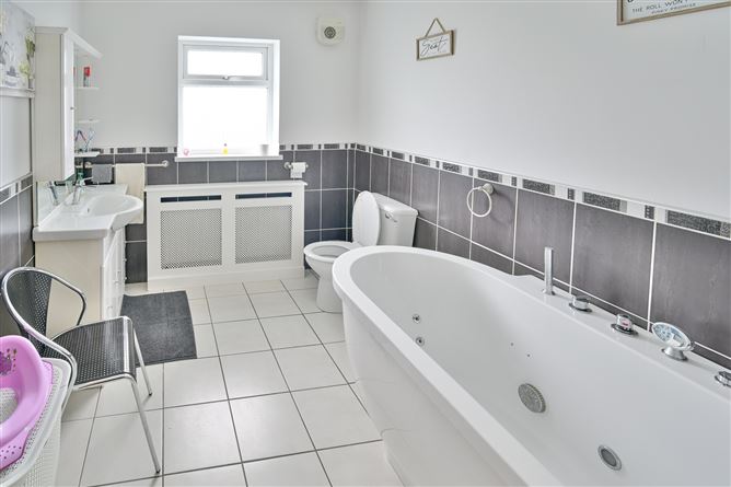 Photo 26 of 42 — 308 Colehill, Newtowncunningham, Lifford, Co. Donegal
