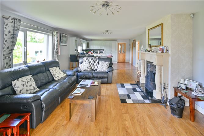 Photo 10 of 42 — 308 Colehill, Newtowncunningham, Lifford, Co. Donegal