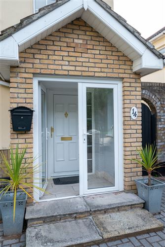 14 Woodlawn Crescent, Santry, Dublin 17