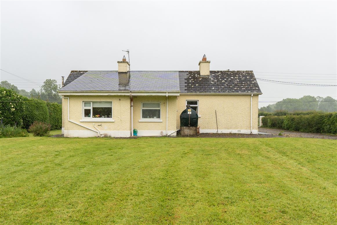 8 Church Road , Knocklong, Limerick 8 Church Road , Knocklong, Limerick