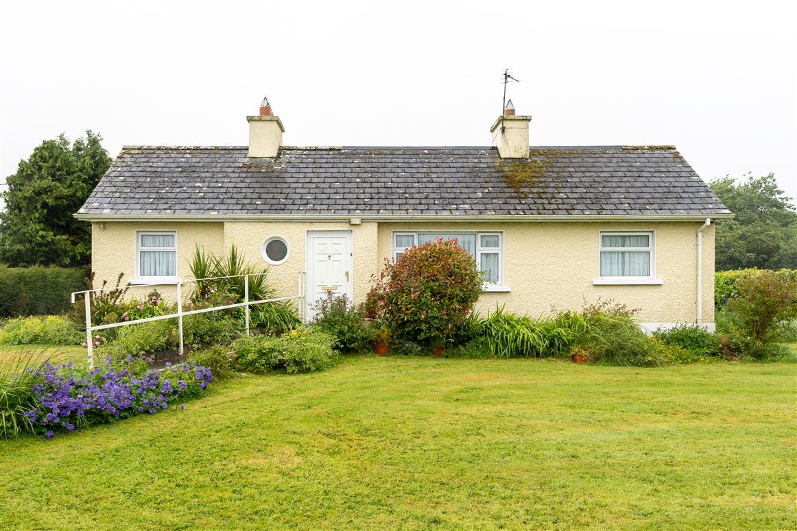 8 Church Road , Knocklong, Limerick 8 Church Road , Knocklong, Limerick