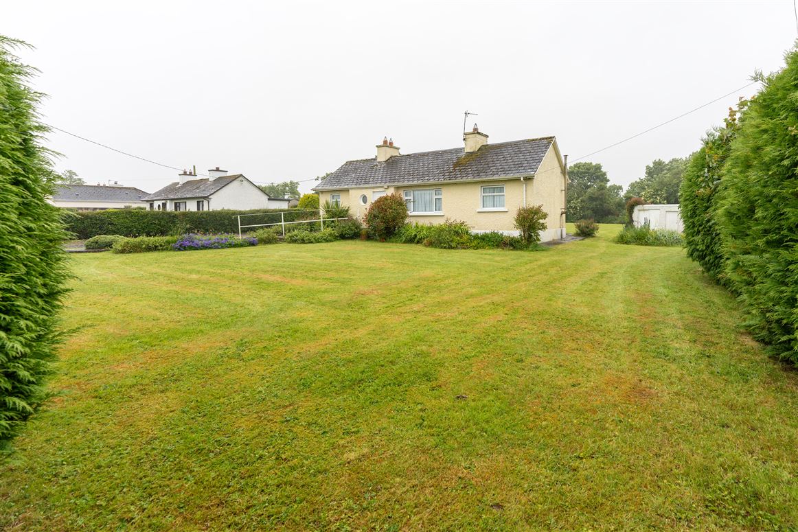 8 Church Road , Knocklong, Limerick 8 Church Road , Knocklong, Limerick